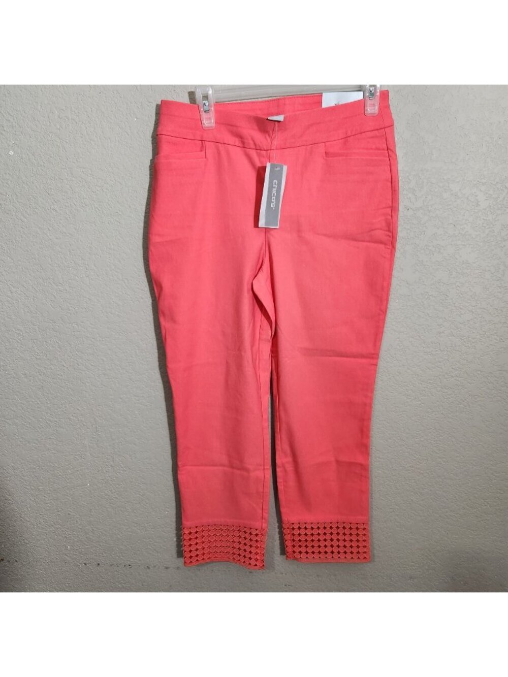 Chicos Slimming Cropped Womens Pants Coral Size 4 Artisan Hem